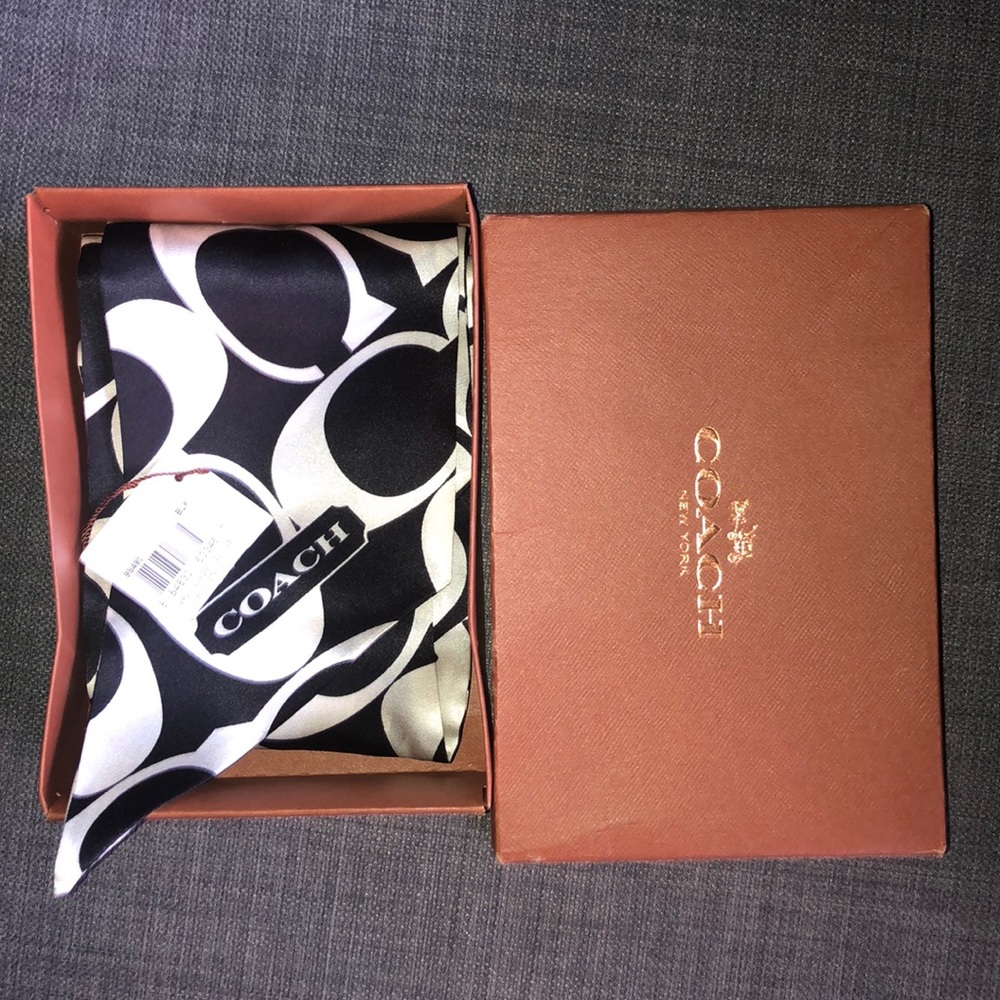 Coach signature skinny scarf